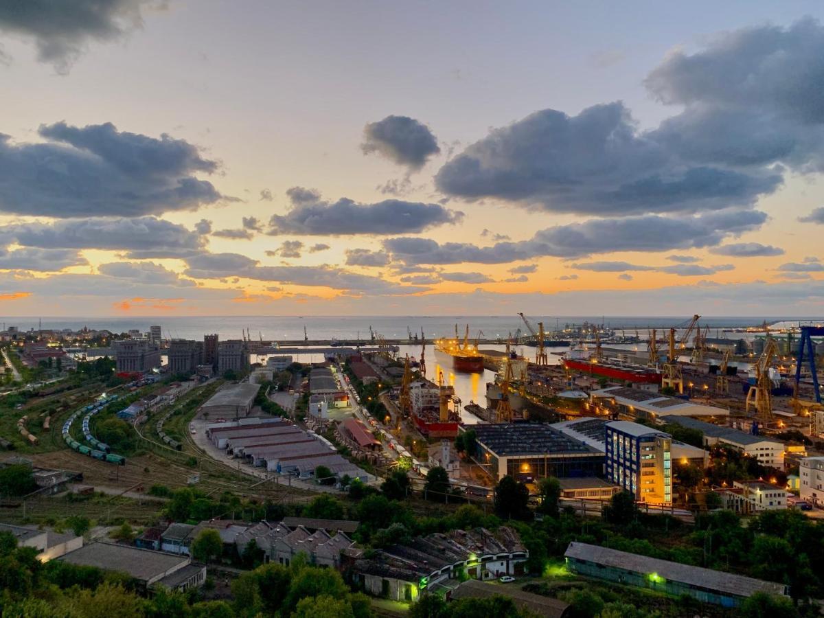 Rooftop Apt With Large Harbor View Terrace كونستانتا المظهر الخارجي الصورة
